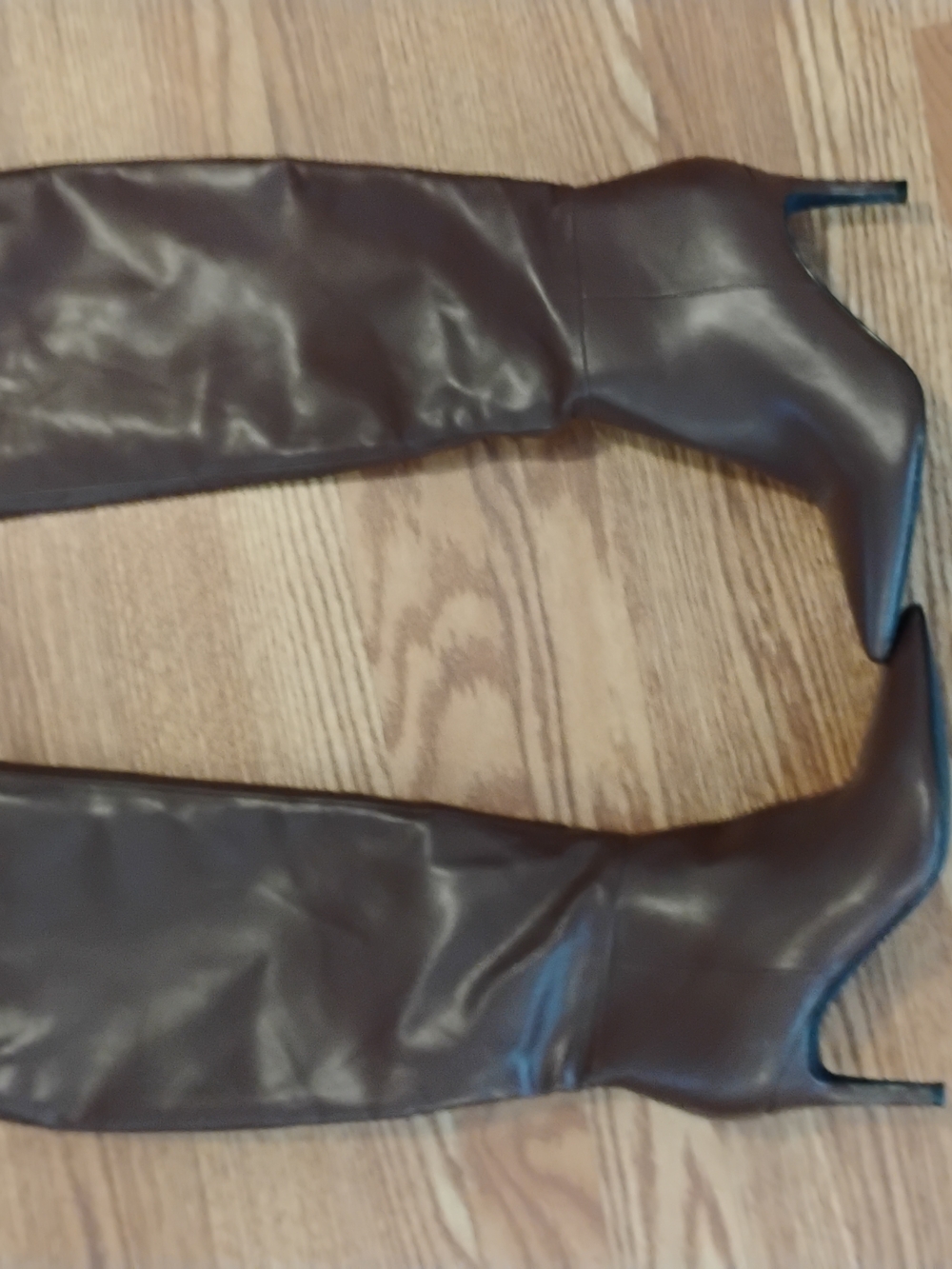 Women's Brown Knee-High Pointed-Toe Stiletto Boots - Picture 2 of 5